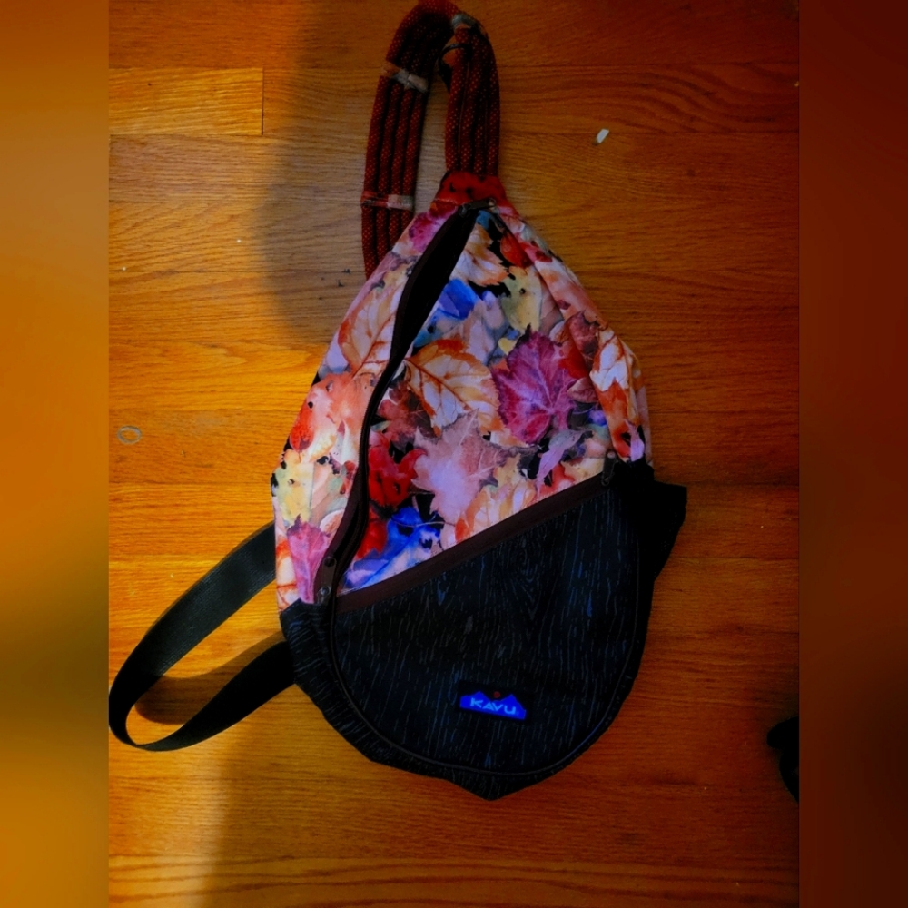 Kavu sling bag- autumn print